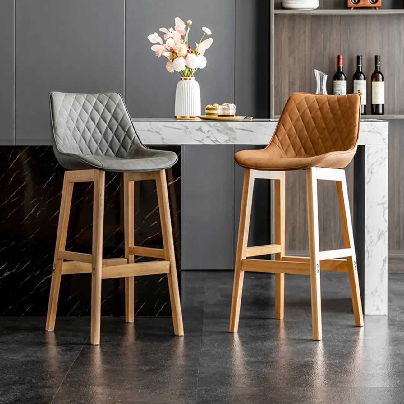 Tabourets de bar en similicuir style Mid-Century Modern avec pieds en bois