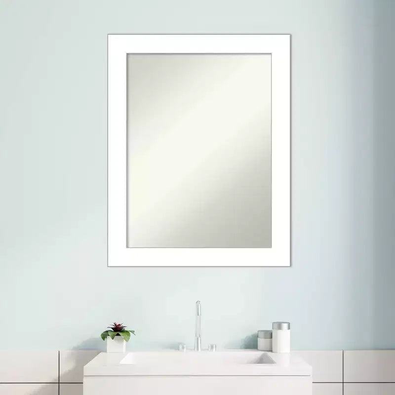 Miroir mural de salle de bain blanc biseauté de 22 po x 28 po - Amanti Art : Rectangle moderne, fixation incluse