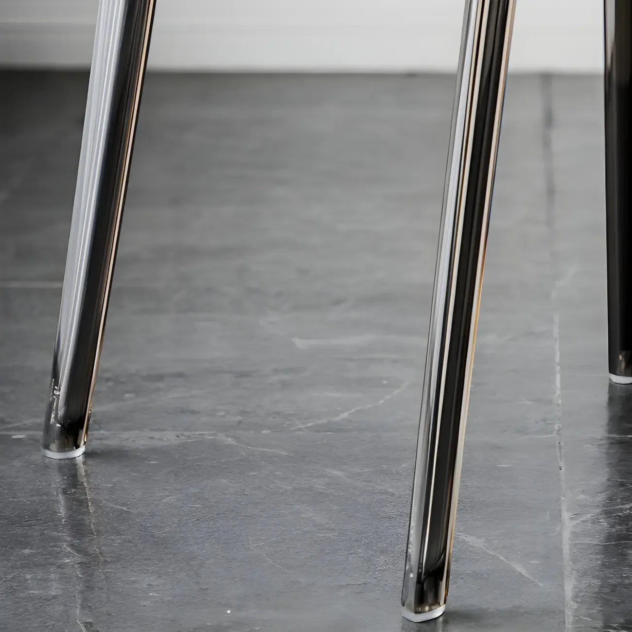 Chaise de salle à manger en acrylique ambré sans accoudoirs et à dossier bas