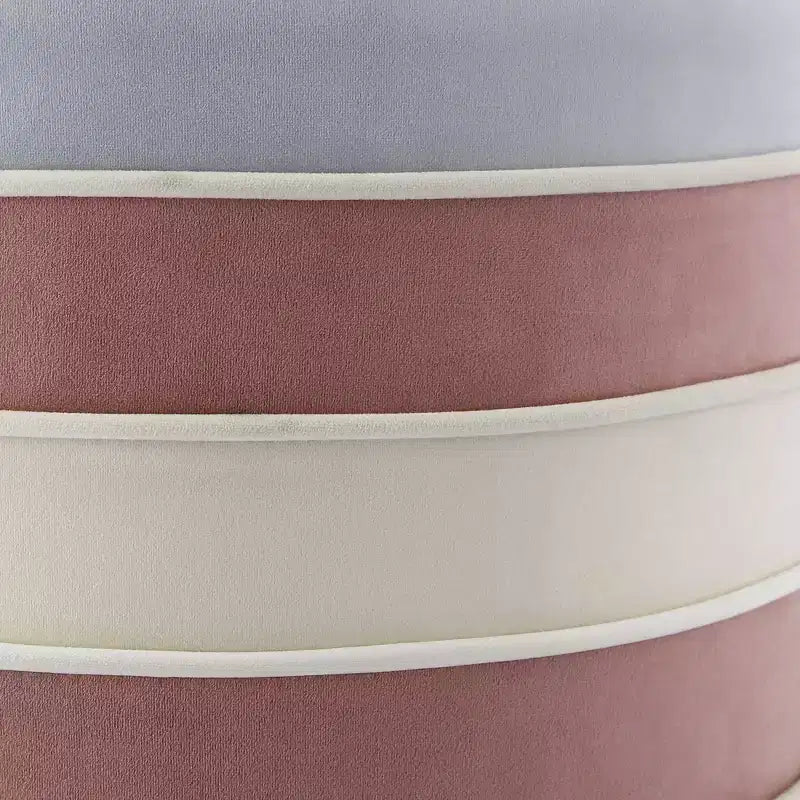 Pou ottoman rond multi-couches en velours Cory Nicole Miller