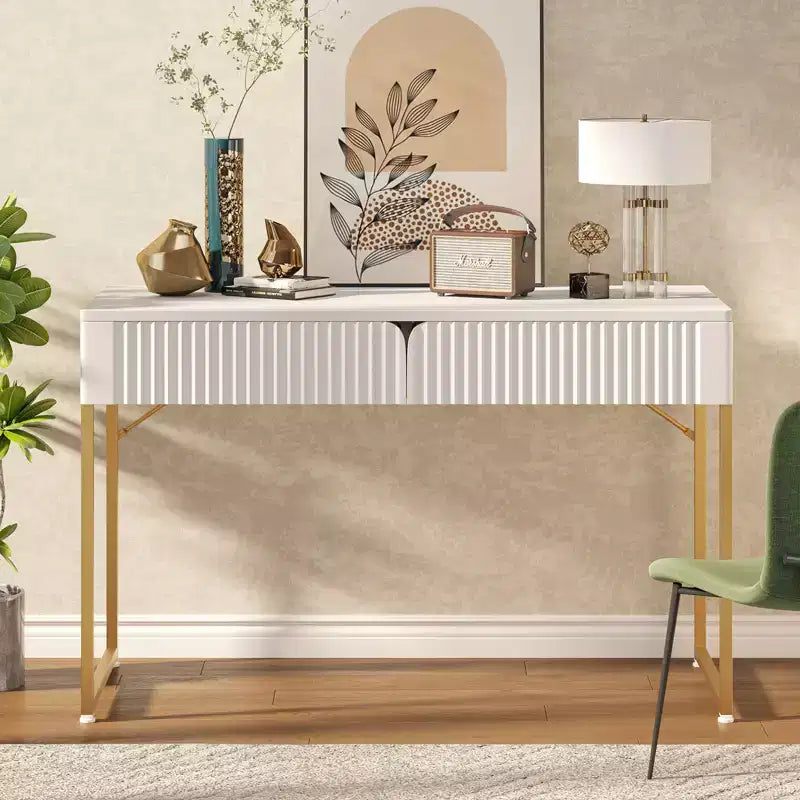 Bestier 47'' Élégant Bureau d'ordinateur cannelé, Table de maquillage moderne et Bureau d'étude avec cadre en métal doré pour chambre à coucher, bureau, Blanc