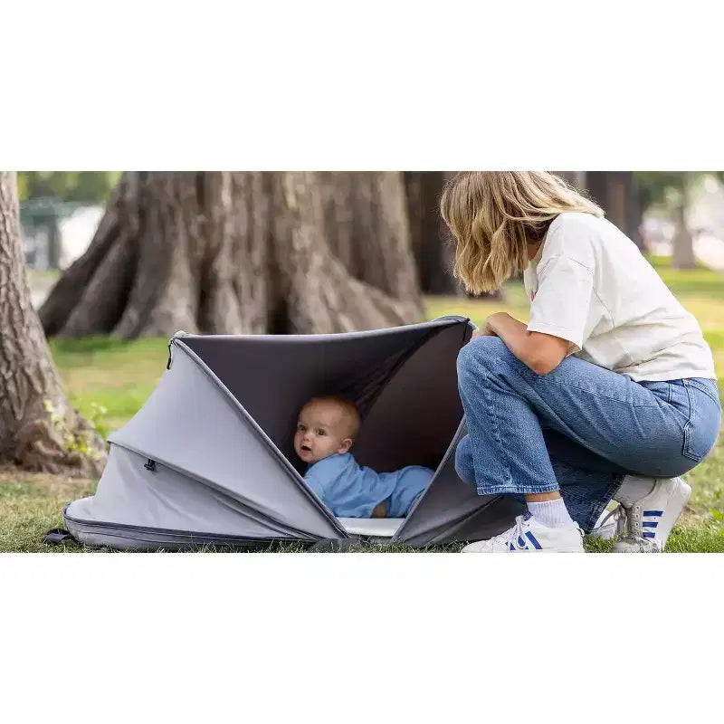 Kalencom MyOwn-Space : Tente de jeu portable pour enfants et lit de voyage avec matelas fabriqué aux États-Unis | Centre d'activités de développement sensoriel à installation instantanée