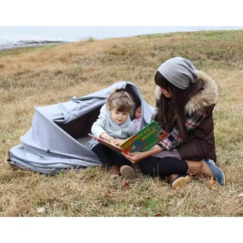 Kalencom MyOwn-Space : Tente de jeu portable pour enfants et lit de voyage avec matelas fabriqué aux États-Unis | Centre d'activités de développement sensoriel à installation instantanée