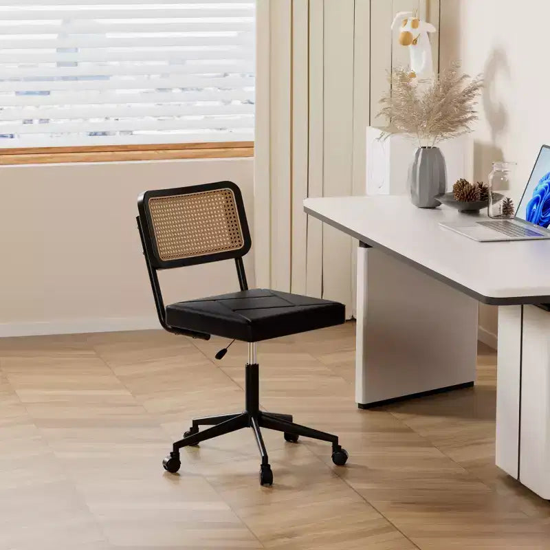 Chaise de bureau VECELO en cuir PU, chaise de vanité sans accoudoirs, pivotante, réglable en hauteur, avec roulettes, chaise de bureau à dossier en rotin pour petits espaces, noir/blanc