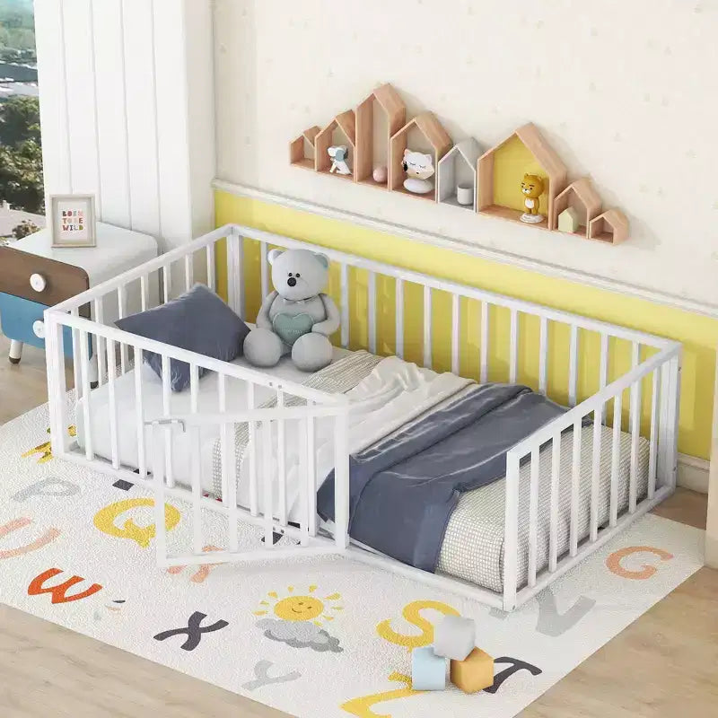 Okak Lit en métal pour enfant jumeau/double/grand, cadre de lit avec clôture surélevée et porte verrouillable, lit pour enfant pour chambre d'enfant et salle de jeux