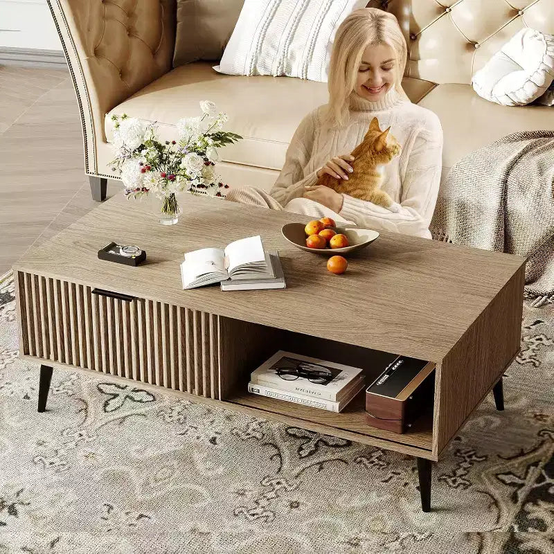 Table basse Acekool moderne du milieu du siècle avec porte coulissante et rangement à 2 niveaux, pieds en bois massif Table de cocktail en bois pour salon et bureau