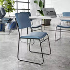 Lot de 5 chaises empilables à haute densité Flash Furniture de la série HERCULES, capacité de 227 kg, avec base luge