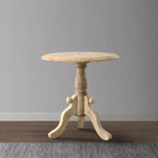 Table d'appoint Royal Hampton en bois de manguier sculpté avec plateau rond et piédestal
