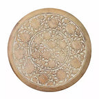 Table d'appoint Royal Hampton en bois de manguier sculpté avec plateau rond et piédestal