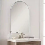 Miroir de salle de bain mural arqué encadré en métal noir 20x30 pouces.