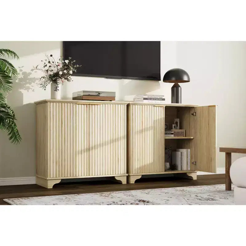 Bahut avec portes cannelées, Meuble de rangement de cuisine de style ferme avec étagères réglables, Meuble de bar à café moderne pour la maison, Chêne naturel