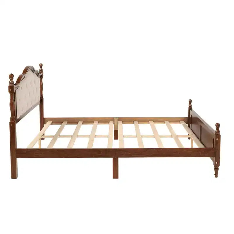 Lit en bois de pin MATEERTY Queen avec pied de lit à panneaux, deux pieds de support de longeron de lit et pieds de support de plateforme centrale, marron