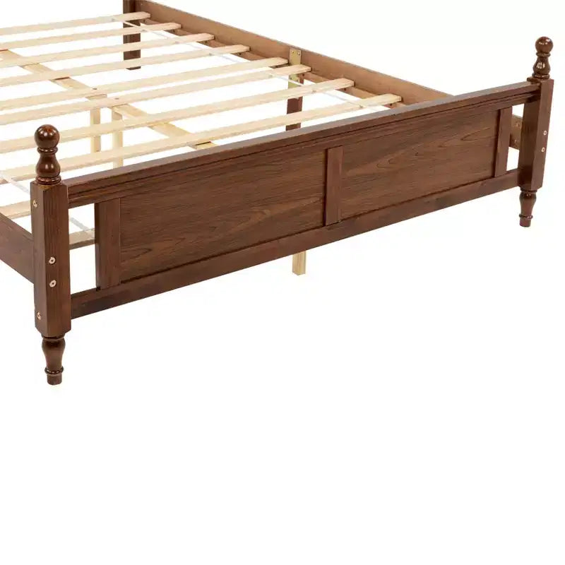 Lit en bois de pin MATEERTY Queen avec pied de lit à panneaux, deux pieds de support de longeron de lit et pieds de support de plateforme centrale, marron