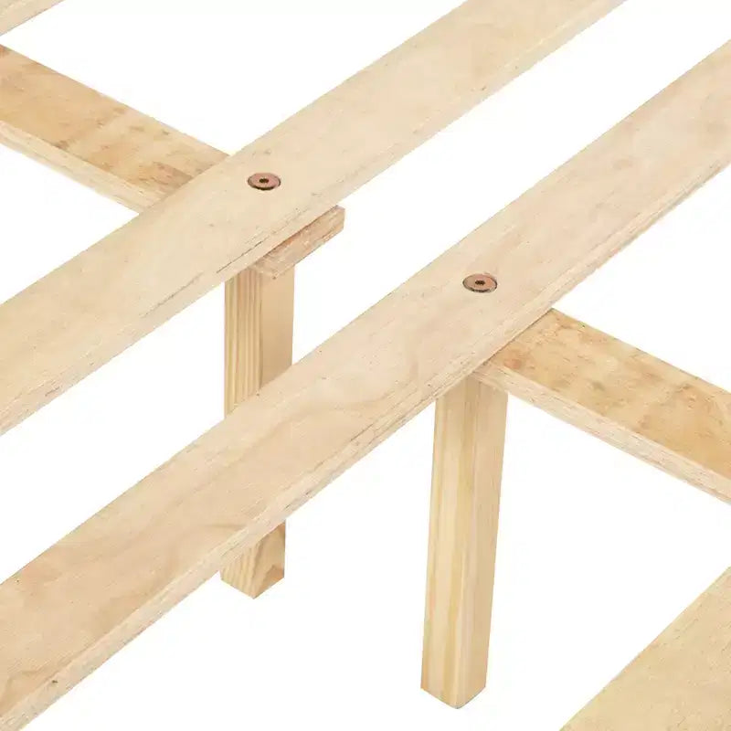 Lit en bois de pin MATEERTY Queen avec pied de lit à panneaux, deux pieds de support de longeron de lit et pieds de support de plateforme centrale, marron