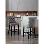 Okak Lot de 2 tabourets de bar contemporains en velours avec capitonnage et garniture cloutée chromée, tabourets rembourrés avec pieds en bois pour îlot de cuisine