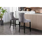 Okak Lot de 2 tabourets de bar contemporains en velours avec capitonnage et garniture cloutée chromée, tabourets rembourrés avec pieds en bois pour îlot de cuisine