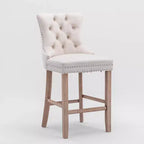 Okak Lot de 2 tabourets de bar contemporains en velours avec capitonnage et garniture cloutée chromée, tabourets rembourrés avec pieds en bois pour îlot de cuisine