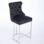 Tabourets de bar Okak (lot de 2), revêtement moderne en velours avec capitonnage et garniture cloutée, piètement en métal nickel brossé pour îlot de cuisine