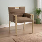 Meridian Furniture, Chaise de salle à manger Aimee en cuir végétalien avec accoudoirs