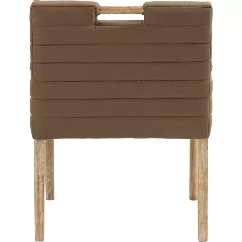 Meridian Furniture, Chaise de salle à manger Aimee en cuir végétalien avec accoudoirs