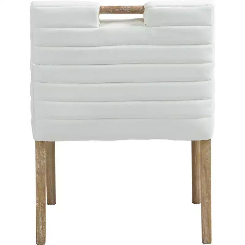 Meridian Furniture, Chaise de salle à manger Aimee en cuir végétalien avec accoudoirs