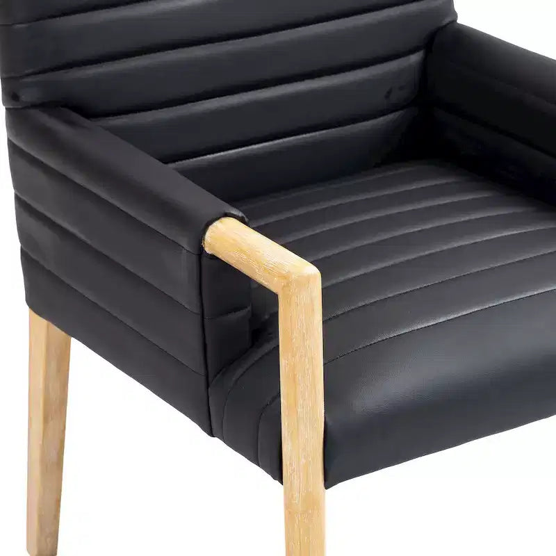 Meridian Furniture, Chaise de salle à manger Aimee en cuir végétalien avec accoudoirs