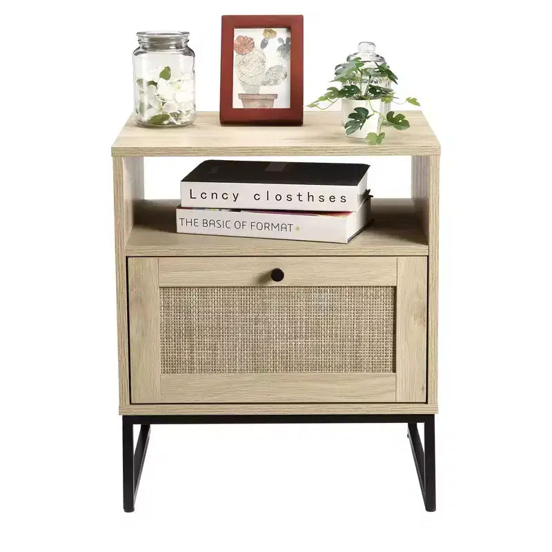 Table de chevet en rotin, table de chevet bohème avec tiroir de rangement et pieds en métal, petite table d'appoint en bois de style rustique pour chambre à coucher ou salon