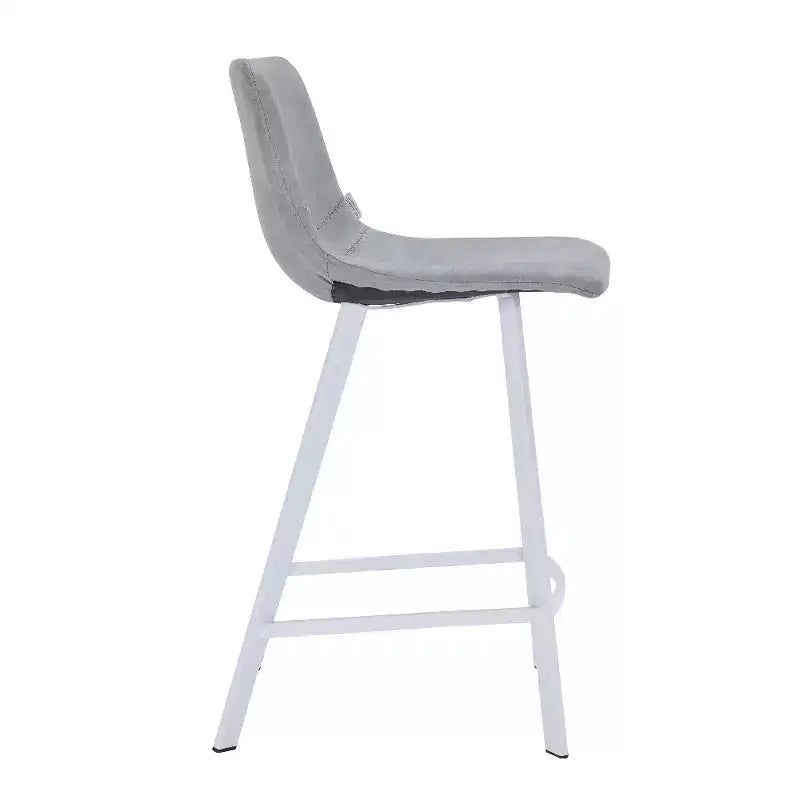 Tabouret de bar en cuir Elland de LeisureMod – Tabouret moderne de hauteur comptoir avec pieds en acier inoxydable blanc pour îlot de cuisine ou bar à domicile, lot de 2