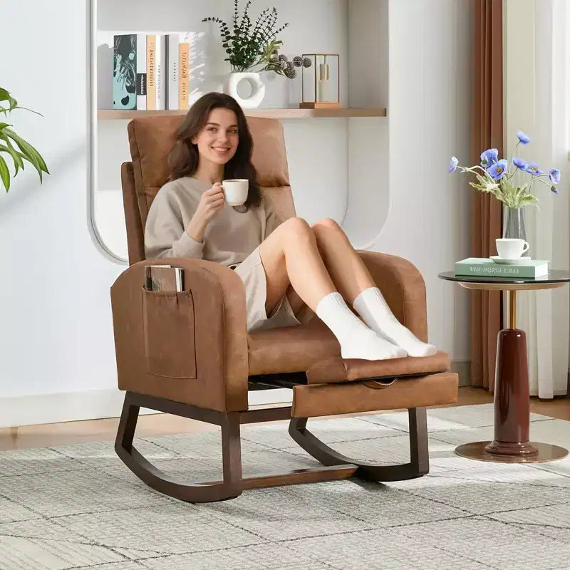 Fauteuil à bascule pour chambre de bébé avec repose-pieds, fauteuil inclinable avec dossier haut et pieds en bois et poche latérale pour salon, chambre, gris