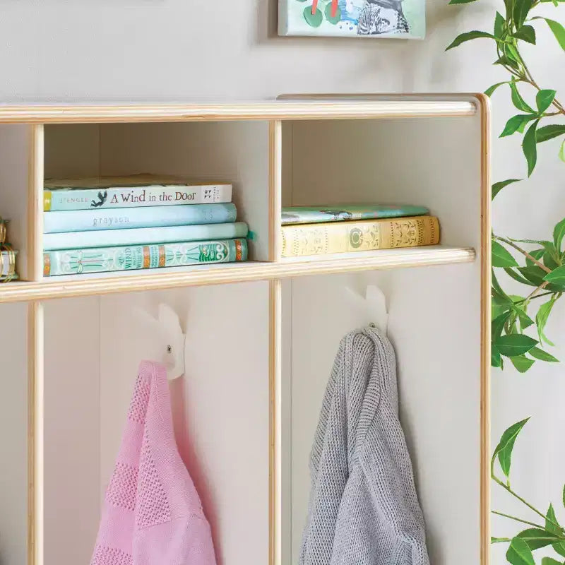 Casier de rangement en bois Guidecraft EdQ à 5 compartiments pour salle de classe, organisateur pour enfants avec étagères et crochets pour manteaux