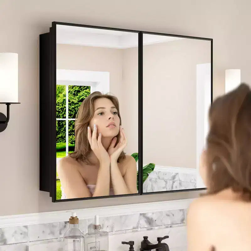 Armoire à pharmacie de salle de bain avec miroir, montage encastré ou en surface Elise, étagères en verre trempé réglables et porte réversible