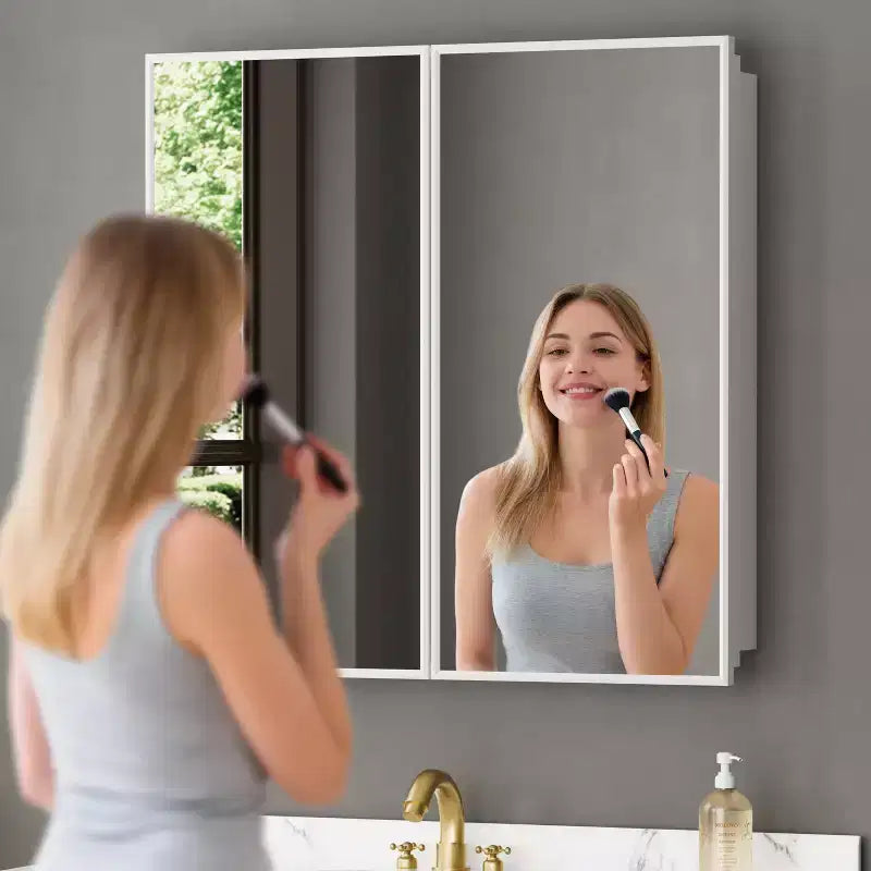 Armoire à pharmacie de salle de bain avec miroir, montage encastré ou en surface Elise, étagères en verre trempé réglables et porte réversible
