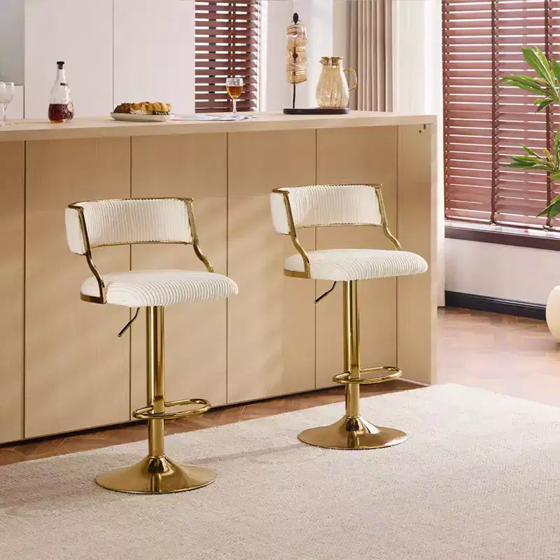 Tabouret de bar réglable Karl en velours côtelé crème avec base dorée