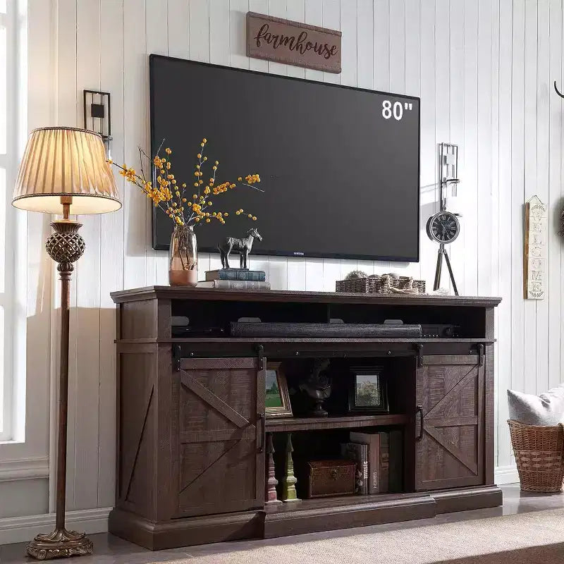 Meuble TV de ferme SinCiDo pour téléviseurs de 80 pouces, meuble console multimédia de 37 pouces de haut avec porte coulissante de style grange, armoires de rangement et étagères réglables