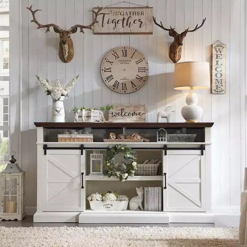 Meuble TV de ferme SinCiDo pour téléviseurs de 80 pouces, meuble console multimédia de 37 pouces de haut avec porte coulissante de style grange, armoires de rangement et étagères réglables