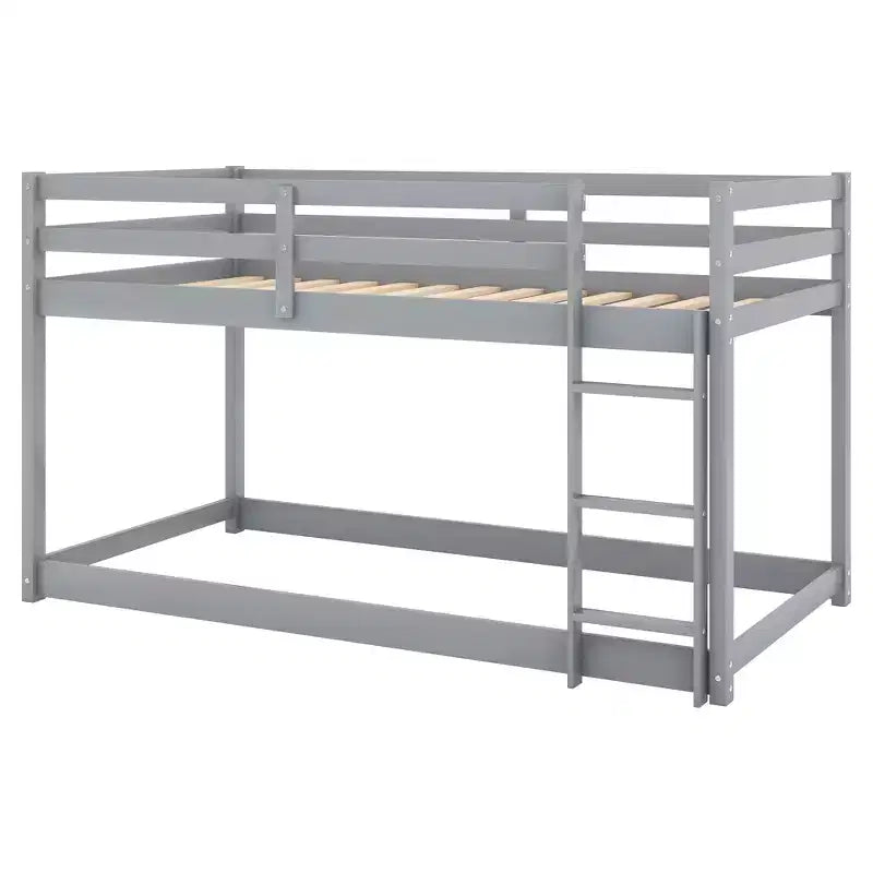 Lit superposé jumeaux en bois massif avec échelle et barrières de sécurité pour adolescents et adultes, meuble de chambre à coucher à cadre bas.