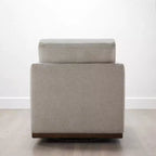 Fauteuil d'appoint pivotant moderne Spruce&Spring avec accoudoirs