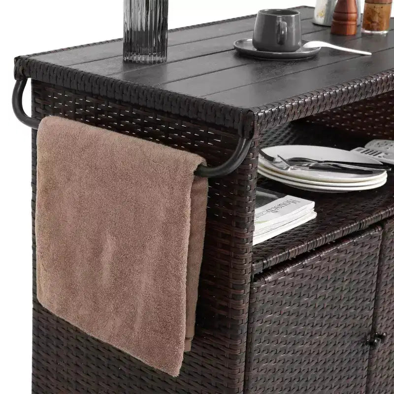 NAYSAYE Chariot de bar d'extérieur en osier avec dessus de table en verre pour patio, noir et marron, 35,2 x 20,6 x 34,2