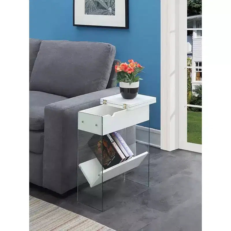 Table d'appoint industrielle rustique HomeStock Belmont avec plateau rainuré, accents métalliques décoratifs, deux étagères de rangement et cadre métallique robuste