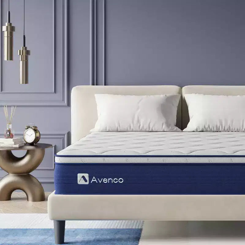 Matelas Avenco hybride de taille moyenne en mousse viscoélastique/ressorts ensachés de 25,4 cm, livré en boîte