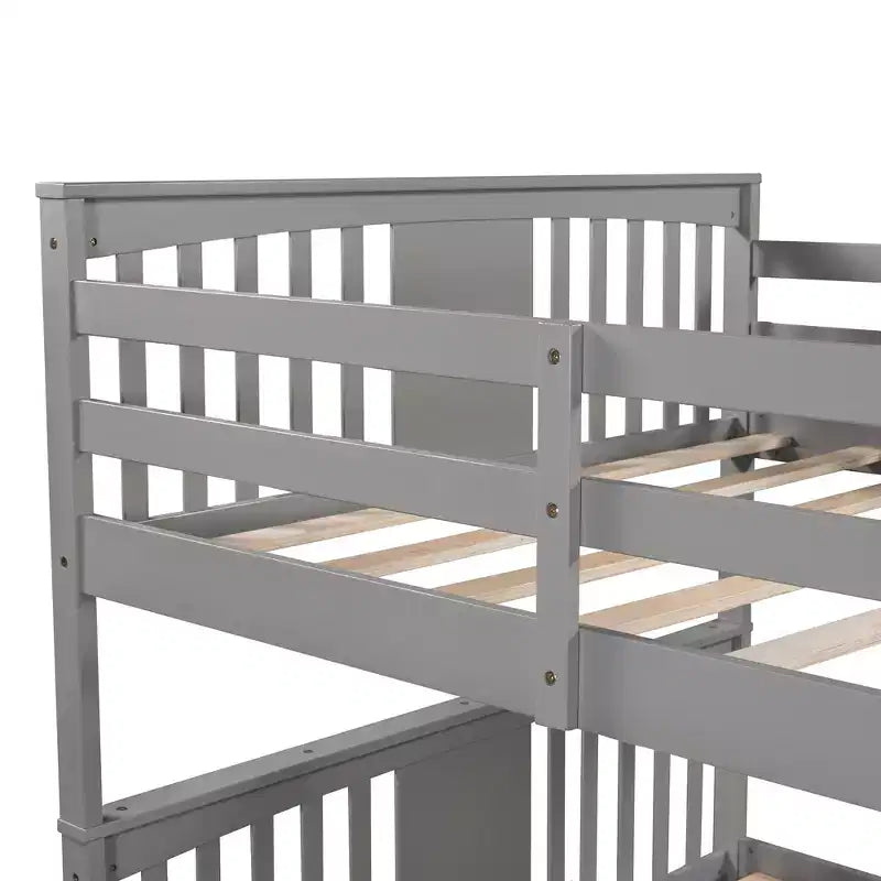 Lit superposé en bois deux places avec garde-corps de sécurité et échelle robuste pour chambres à coucher, chambres d'amis et dortoirs.