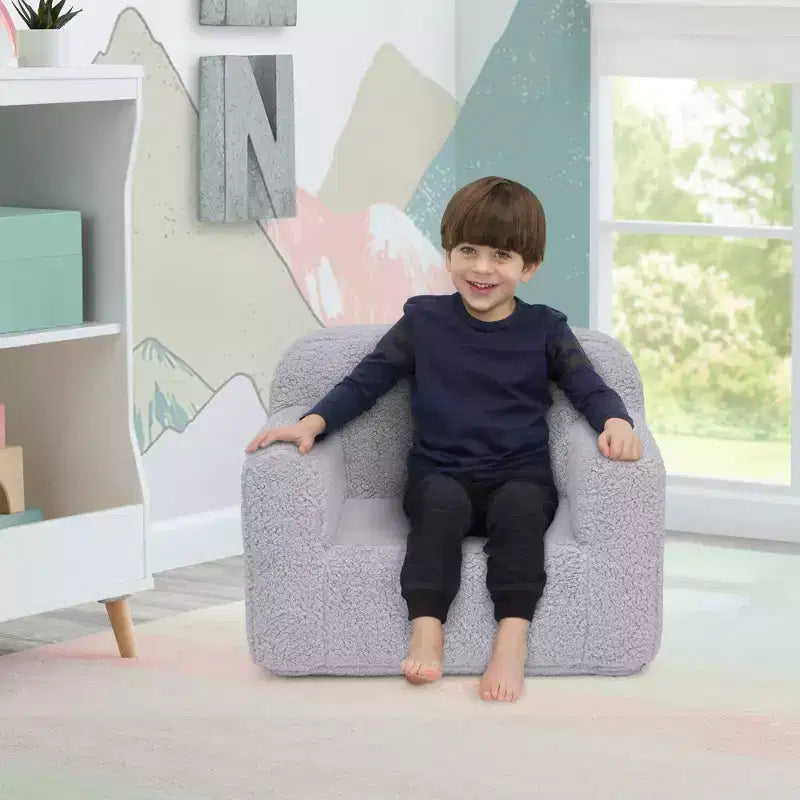 Fauteuil rembourré en peluche Cozee pour enfants de Delta Children