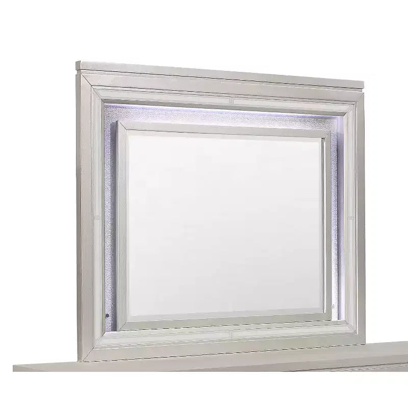 Miroir HomeStock Champagne avec cadre élégant et accents réfléchissants Miroir mural de chambre de style transitionnel