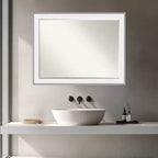 Miroir mural de salle de bain encadré Amanti Art Maya avec biseau d'un demi-pouce