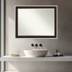 Miroir mural de salle de bain encadré Amanti Art Maya avec biseau d'un demi-pouce