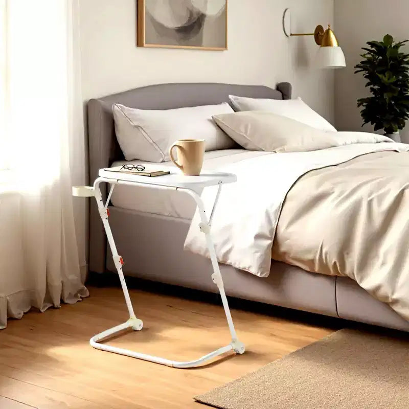 Table de télévision pliante réglable FurnitureR avec 4 hauteurs et 3 angles d'inclinaison, plateau de dîner pliable, table de collation pour ordinateur portable avec porte-gobelet pour canapé, 3 pièces. Blanc