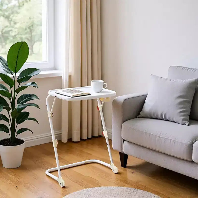 Table de télévision pliante réglable FurnitureR avec 4 hauteurs et 3 angles d'inclinaison, plateau de dîner pliable, table de collation pour ordinateur portable avec porte-gobelet pour canapé, 3 pièces. Blanc