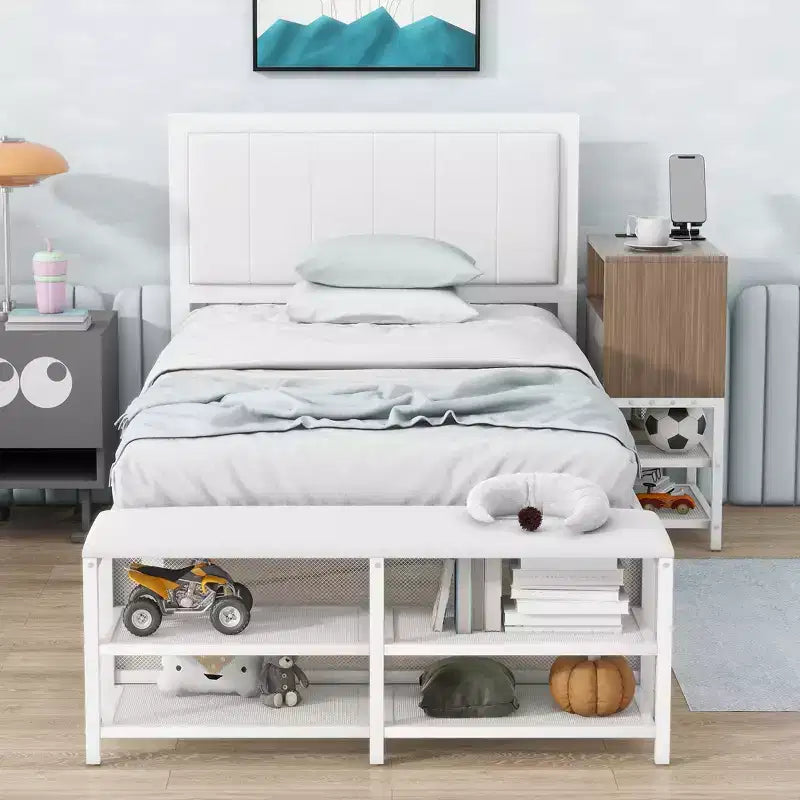 Lit de plateforme en métal avec étagères de rangement à deux niveaux et armoire de rangement en bois
