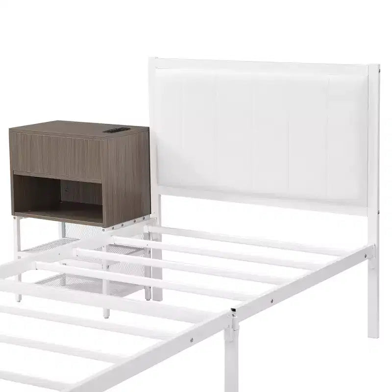 Lit de plateforme en métal avec étagères de rangement à deux niveaux et armoire de rangement en bois