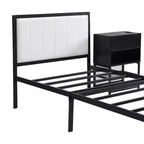 Lit de plateforme en métal avec étagères de rangement à deux niveaux et armoire de rangement en bois